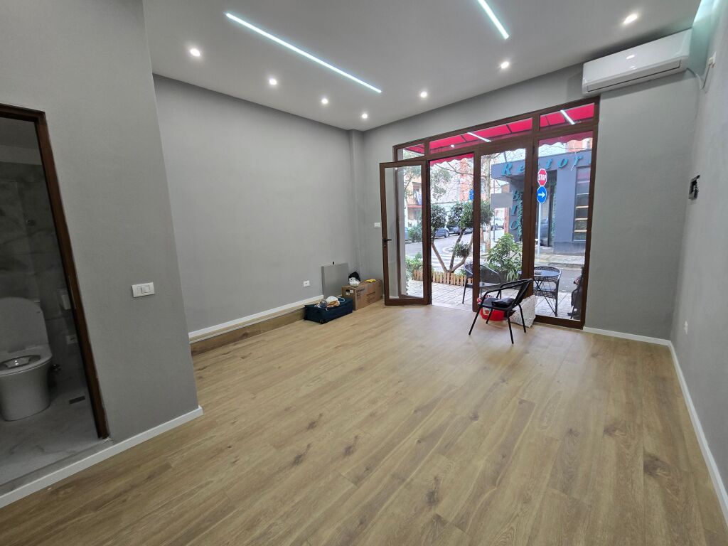 Apartament me qera + hapesire biznesi(opsionale)