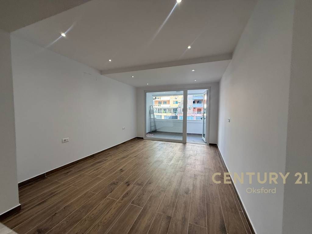 ESCLUSIVO! VENDESI STUDIO ADATTABILE IN 1+1 VICINO A SPAK, EX STAZIONE DEL TRENO! 167.000 €