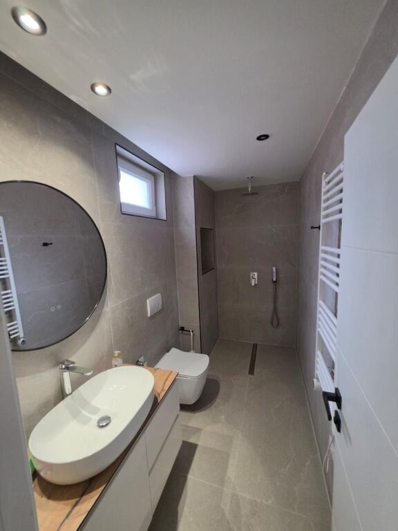 Apartament 2+1 me qira tek Rruga e Kavajes!