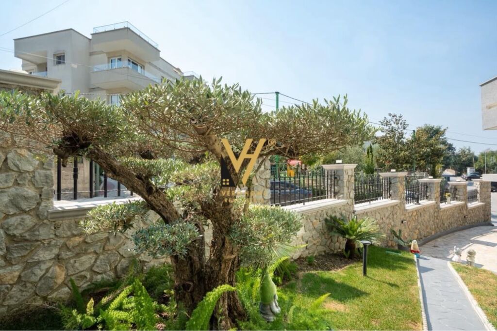 JEPET SHTEPI PRIVATE 2+1+2 ME QERA TE LIQENI ARTIFICIAL 1.200 EURO