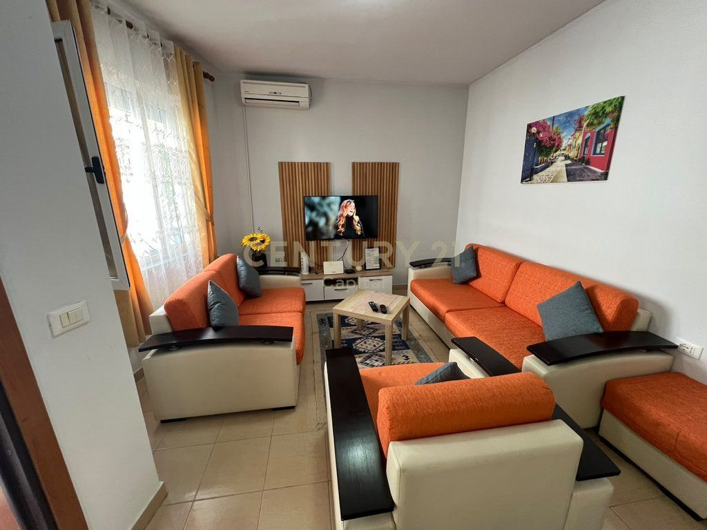 Casa 1+1 con terrazza in affitto a Myslym Shyr! 70.000 Lek /Mese