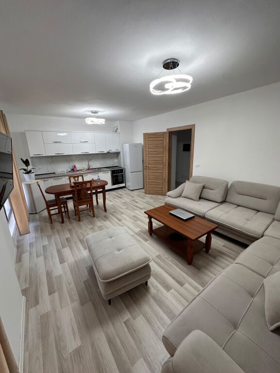 Apartament 2+1+2 per qera 5 Maji !