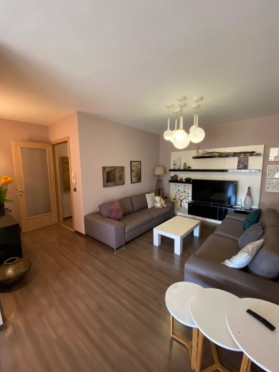 Apartamen 2+1 per qera Pallati me Shigjeta !