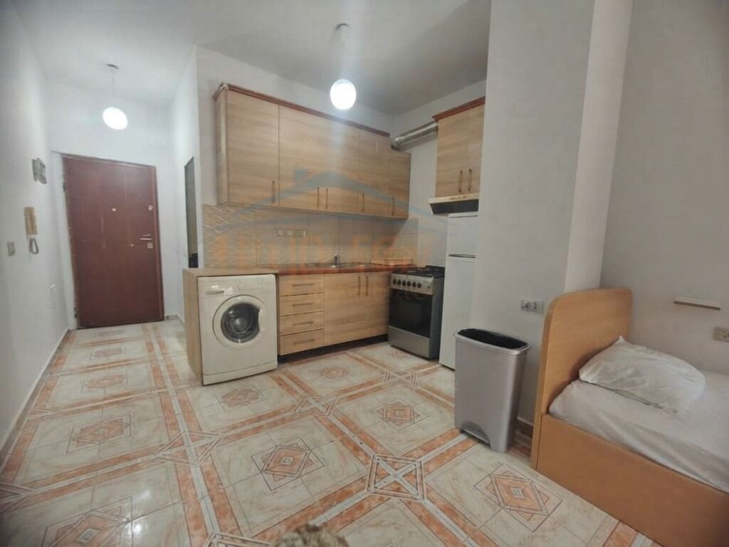 Rent, Studio Apartment, Fortuzi Street, Tirana