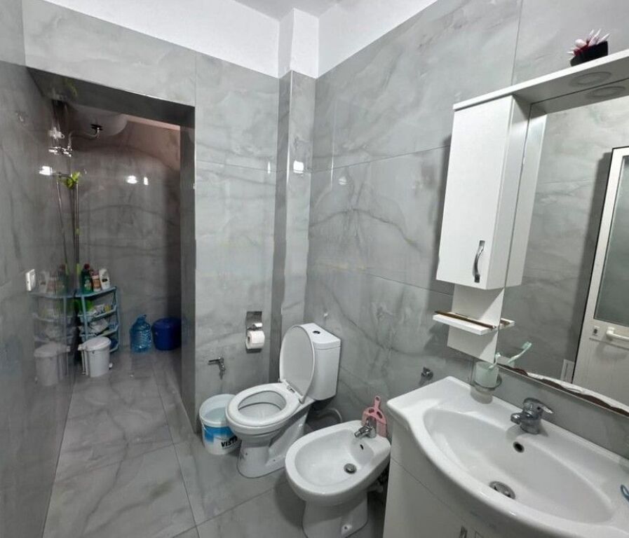 JEPET 2+1 ME QIRA TEK HIPOTEKA