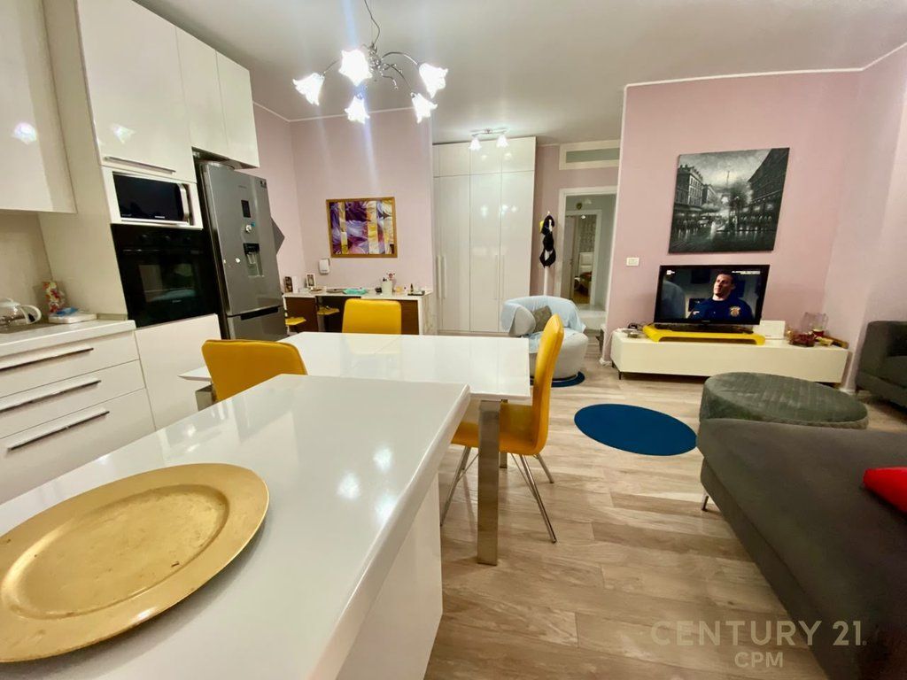 SHITET APARTAMENT 2+1+2 + VERANDË + DEPO | KOMUNA E PARISIT, PRANË KRISTAL CENTER