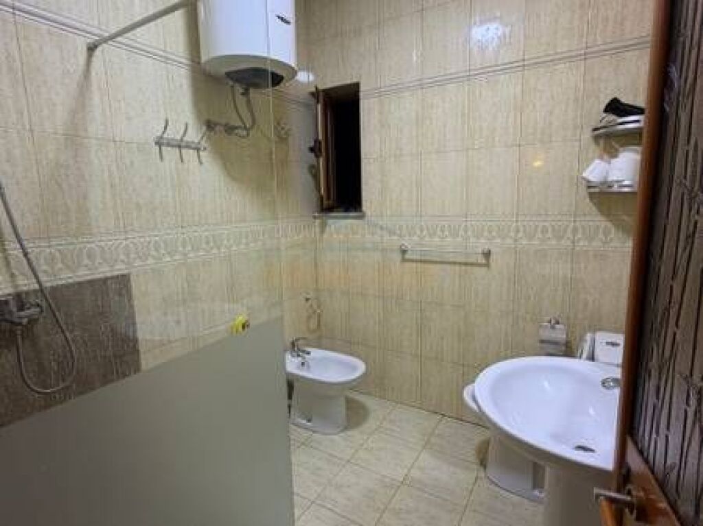 Qera, Apartament 2+1+Verandë, Pazari i Ri, Tiranë