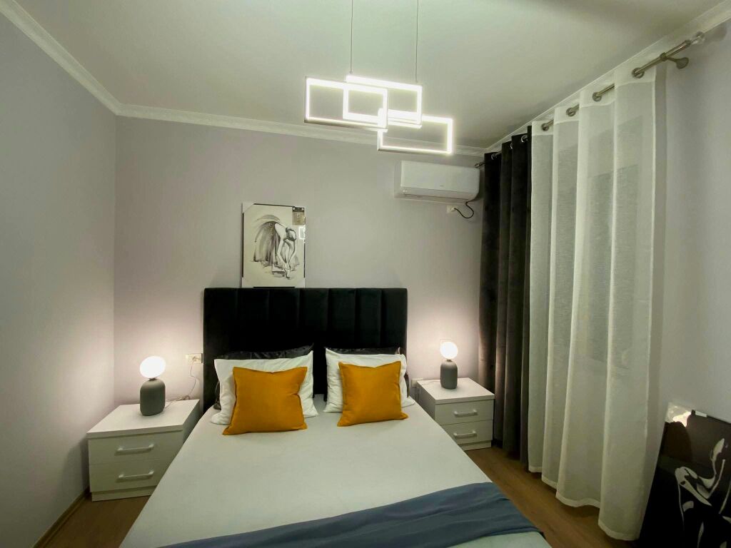 For rent 2+1 In the heart of Pazarit te Ri