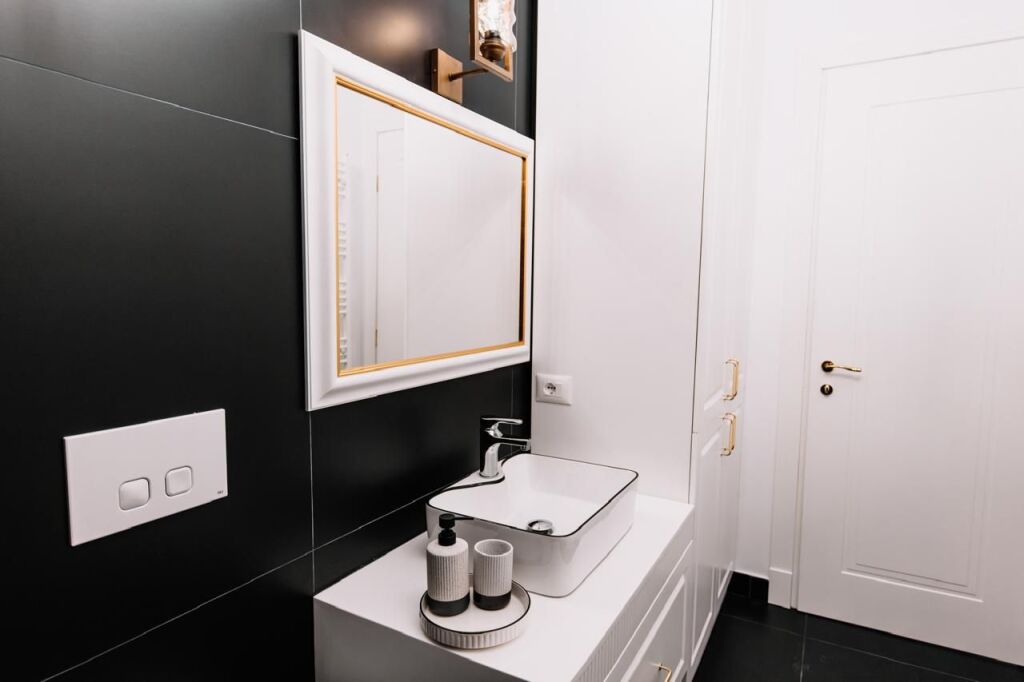 Affittasi appartamento 1+1 ad Astir vicino a Villa L  ID 5568