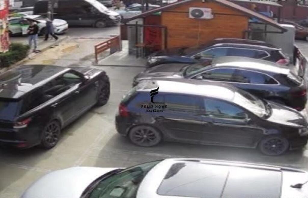 SHITET TRUALL 156 M2 RRUGA BARDHYL 200.000 EURO FH-93222