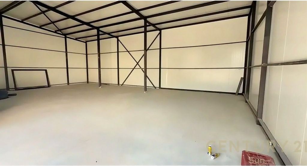 WAREHOUSE FOR RENT NEAR TOP CHANNEL!