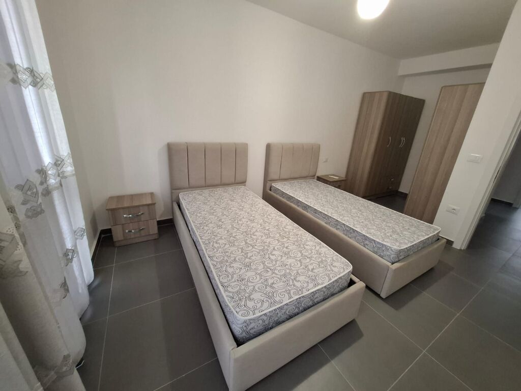 Rent | Apartament 3 + 1 | Rruga 5 Maji | 600 €/month