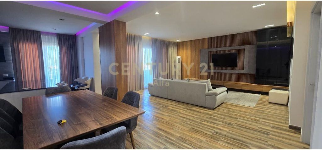 Apartament me qira 3+1+3 + nje post parkimi pranë Kompleksit Delijorgji