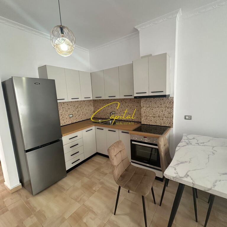 APARTAMENT ME QIRA 3+1 MATERNITETI I RI 70.000 LEKE