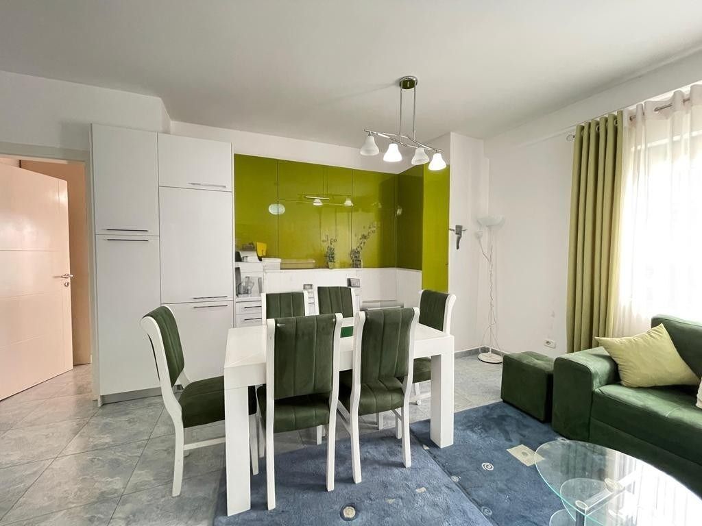APARTAMENT 1+1 PER SHITJE TEK LIQENI I THATE (SIPER RESTORANT MIRE ZOTI)
