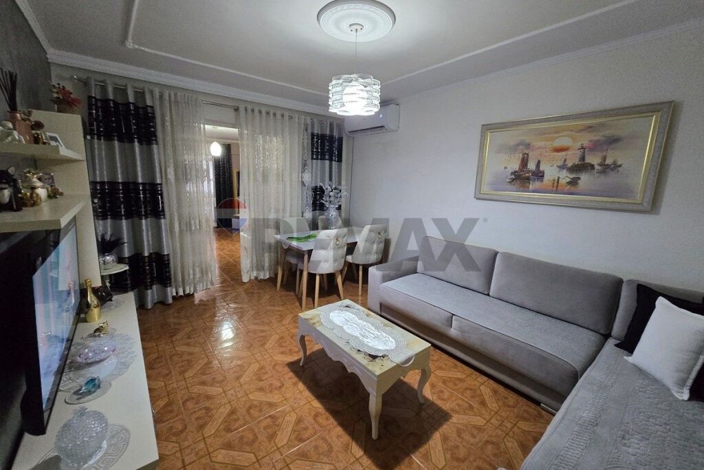 Shitet apartament 2+1, Allias