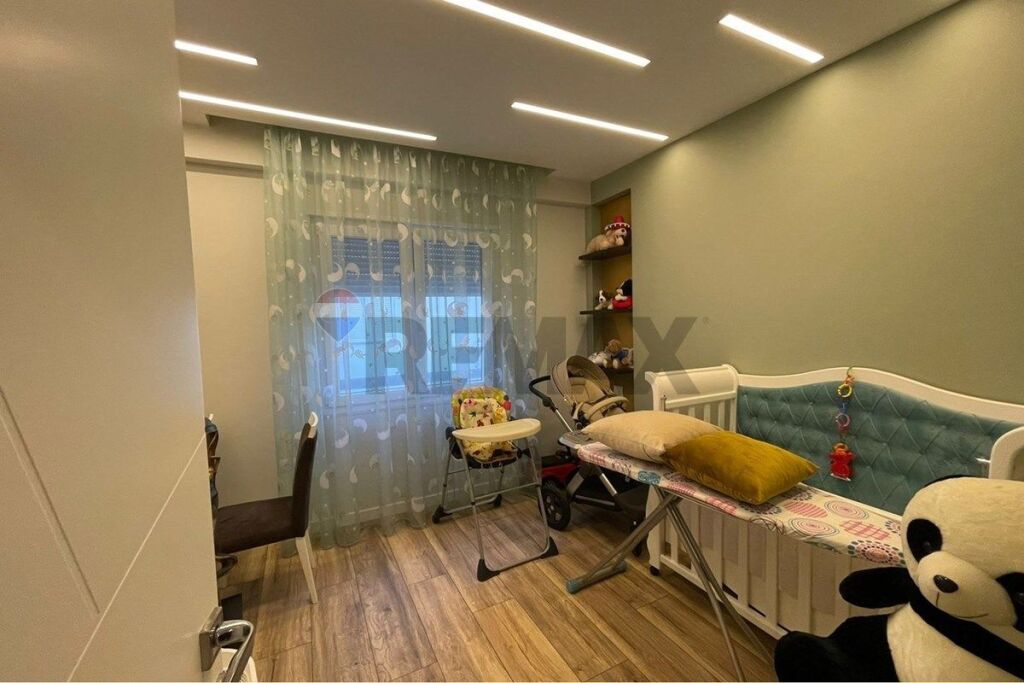 We offer a 3+1 apartment with parking space for rent near the Zoo Garden.
