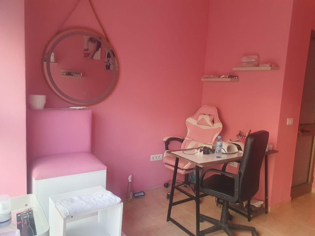 Dyqan parukerie Myslym Shyri  25.000 leke te reja