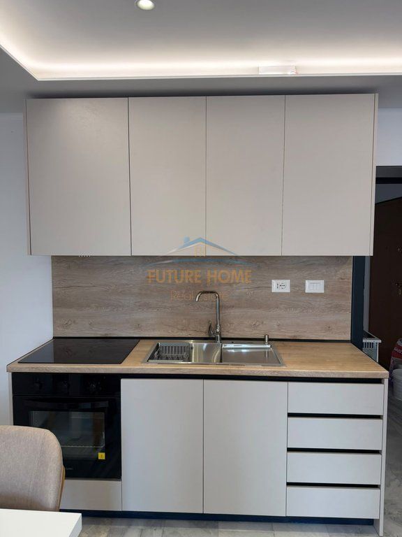 Disponojmë për qera apartament 1+1 në Rrugën Dritan Hoxha