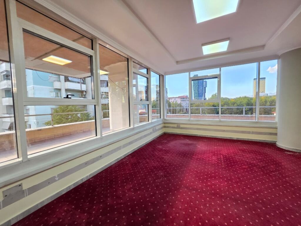 For Rent: Premium Office 📍 Bllok - Sky Tower || 8 Working Spaces + Huge Terraces + 1 Parking Space 💥 || 380,000 LEKE/Month