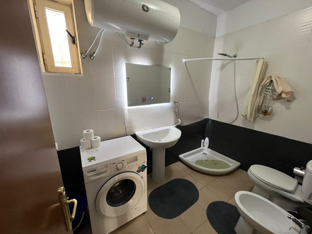 Casa 1+1 con terrazza in affitto a Myslym Shyr! 700 € /Mese 70,000 Lekë /Mese