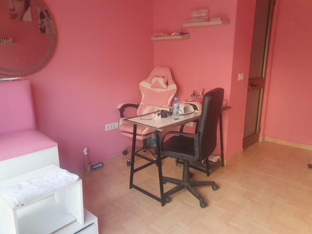 Dyqan parukerie Myslym Shyri  25.000 leke te reja