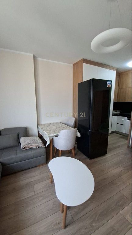 Apartament 1+1 me qera tek Poliklinika