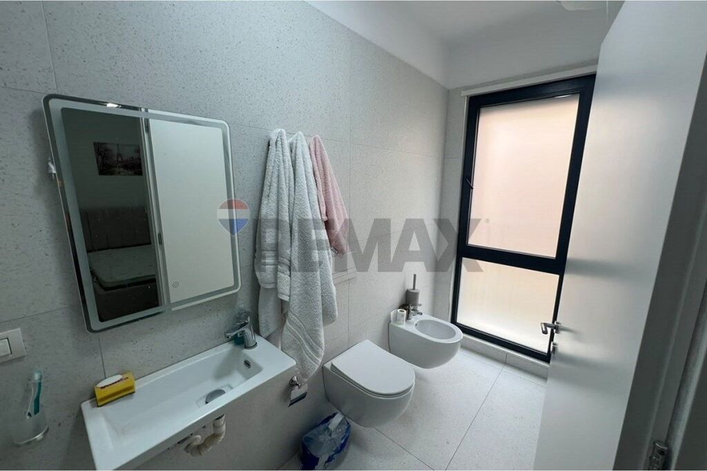 Jepet me qira apartament 2+1+2+ Parkim!