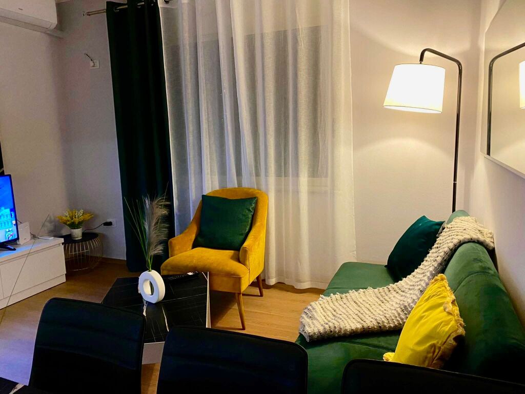 For rent 2+1 In the heart of Pazarit te Ri