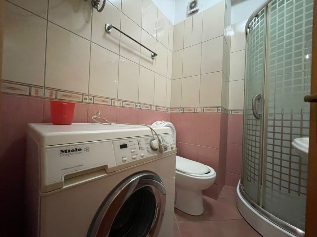 Apartament 2+1 per qira prane Hotel Marinaj ne Astir.