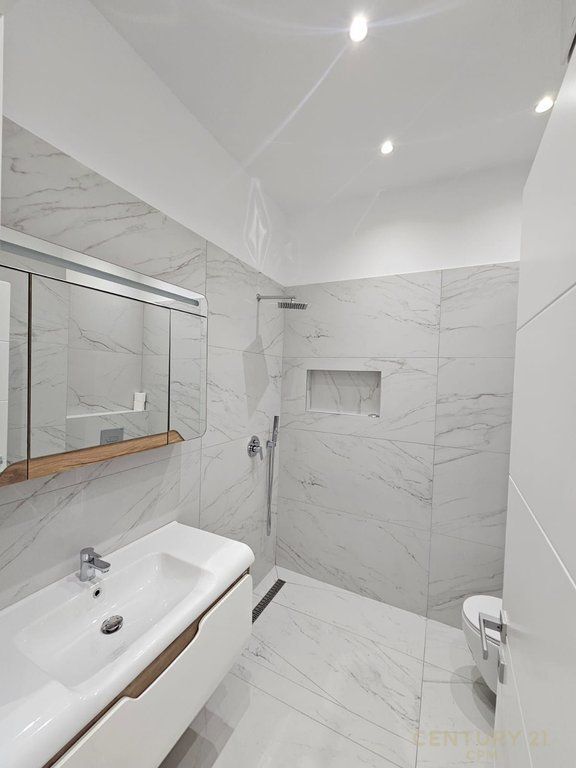 Jepet apartament 2+1 me qira tek Rezidenca Aura, Tirane! 750 € /Muaj