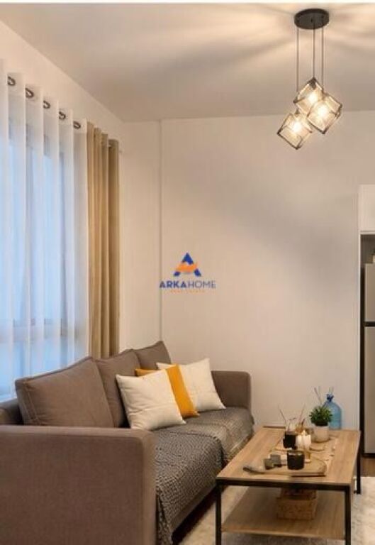 VENDESI APPARTAMENTO 1+1 CON CORTILE PRIVATO "VIA PETI" 125.000 EURO