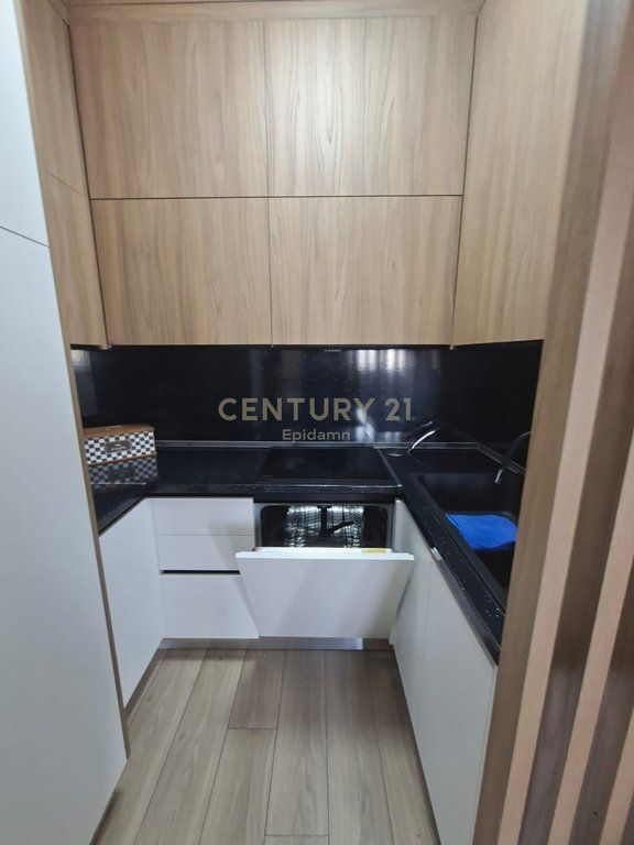 Apartament 1+1 me qera tek Poliklinika