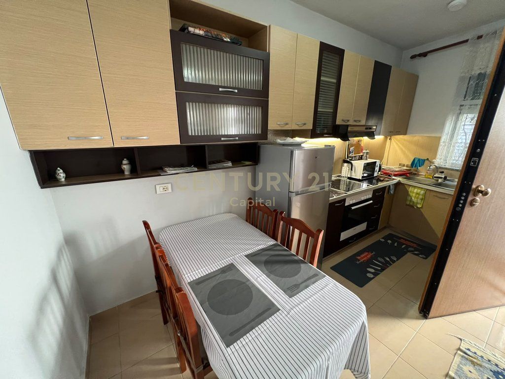Casa 1+1 con terrazza in affitto a Myslym Shyr! 70.000 Lek /Mese