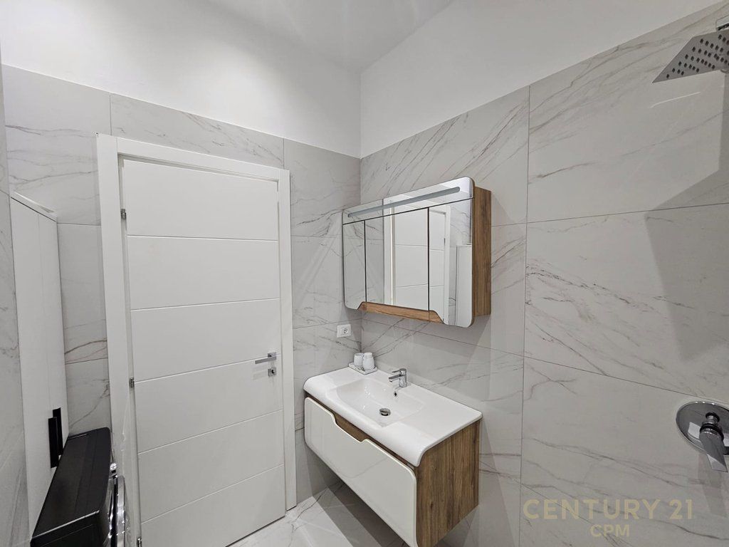 Jepet apartament 2+1 me qira tek Rezidenca Aura, Tirane! 750 € /Muaj
