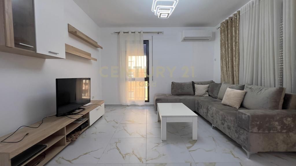 JAPIM ME QIRA APARTAMENT 2+1+2+POST PARKIMI, TEK TREGU ELEKTRIK!!
