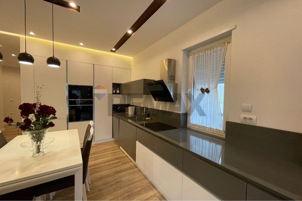We offer a 3+1 apartment with parking space for rent near the Zoo Garden.