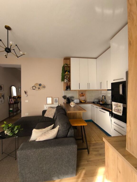 Shitet apartament, Mangalem 2+1+2+ parkim