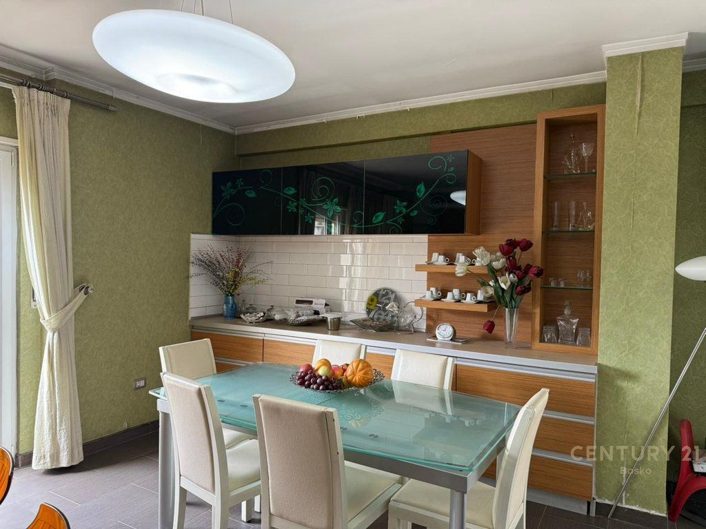 SHITET, APARTAMENT 2+1+2 ME GARAZH NE HYRJE TE DON BOSKO