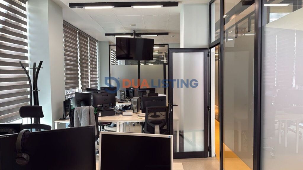 Locale per ufficio in affitto in posizione Premium, vicino a RTSH