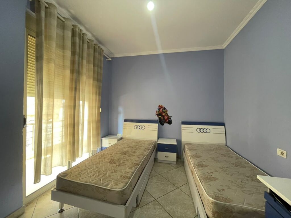 Apartament 2+1 per qira prane Hotel Marinaj ne Astir.