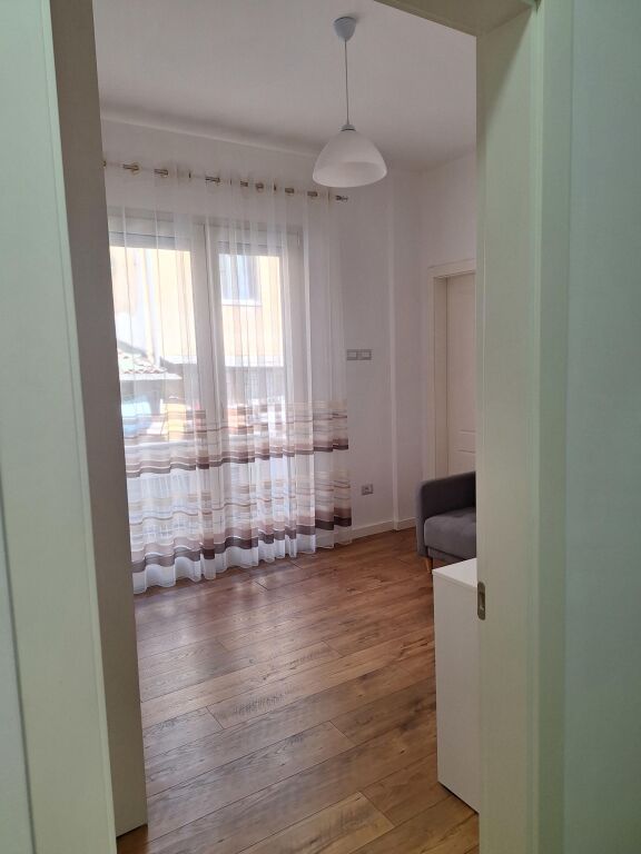 Affitto | Apartament 2 + 1+2 | Rruga e Elbasanit | 800 €/mese
