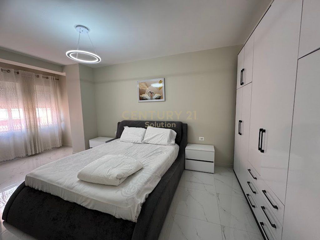 Apartament 1+1 + POST PARKIMI - Prokuroria