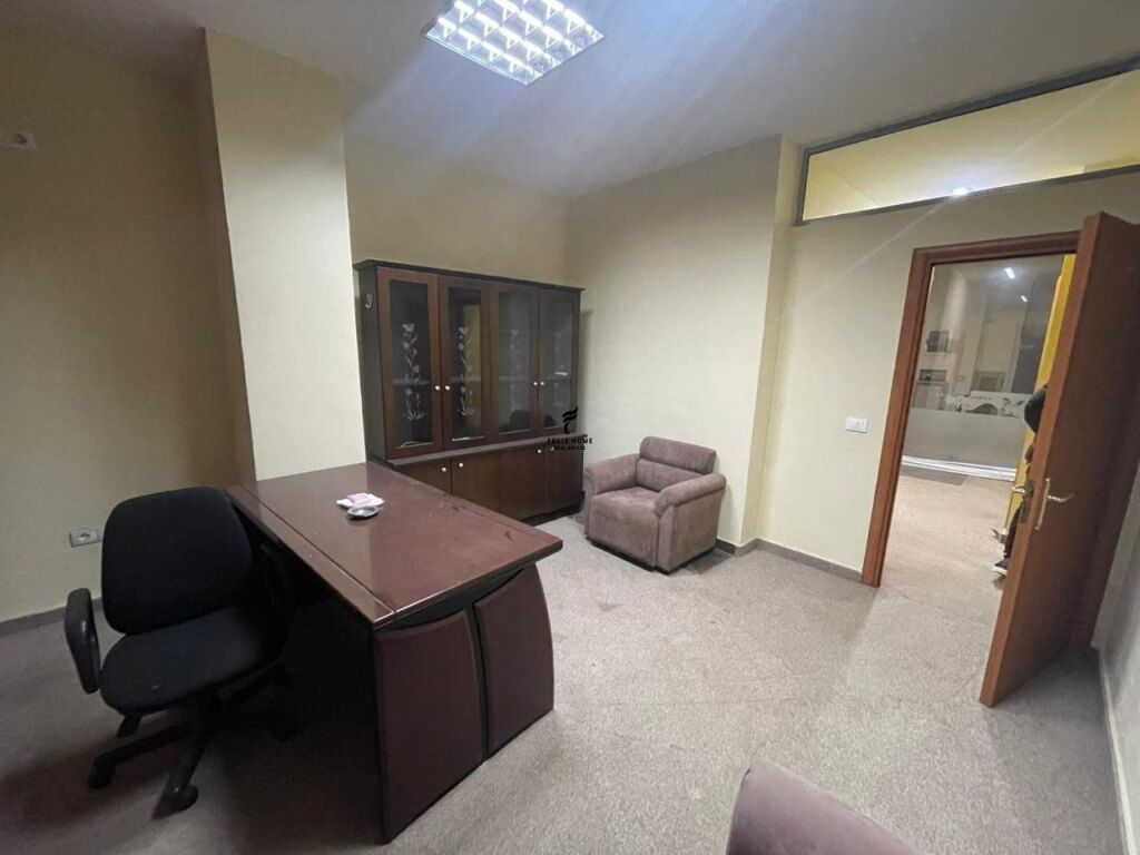 OFFICE FOR RENT 60 M2 ASTIR 45,000 LEKE FH-93187