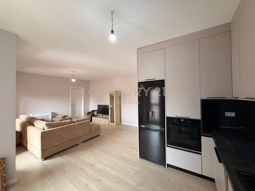 APARTMENT FOR RENT FOR OFFICE/RESIDENCE 2+1+2 NEAR RED SCHOOL, TIRANA 800 € /Month