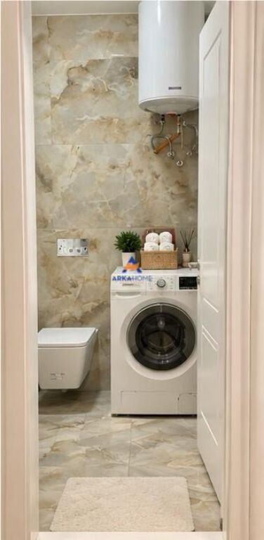 VENDESI APPARTAMENTO 1+1 CON CORTILE PRIVATO "VIA PETI" 125.000 EURO