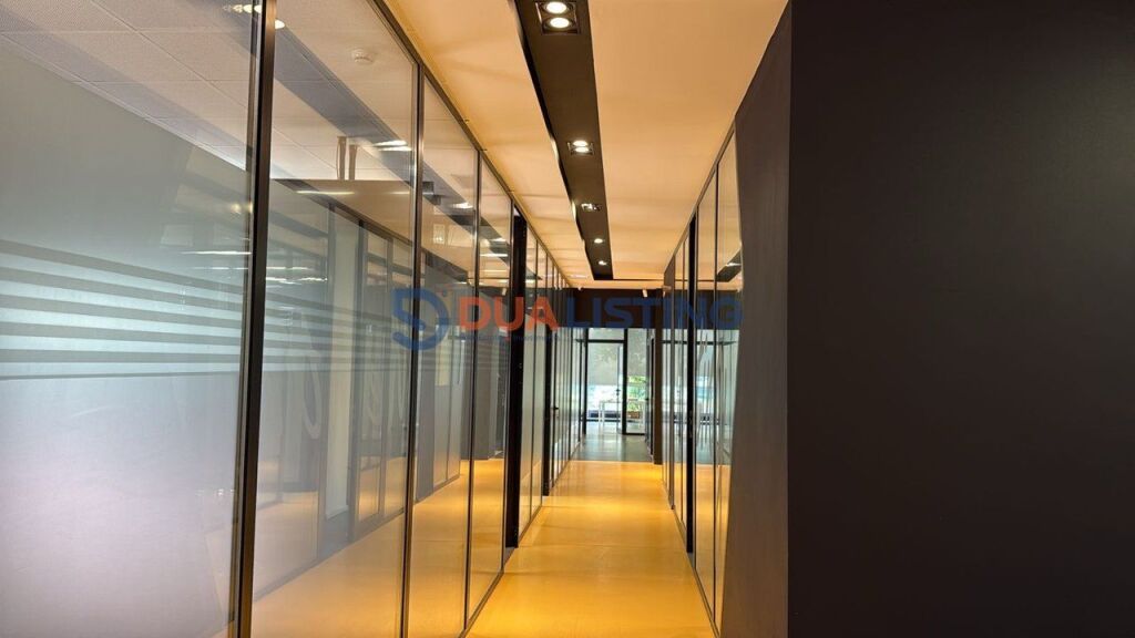Locale per ufficio in affitto in posizione Premium, vicino a RTSH
