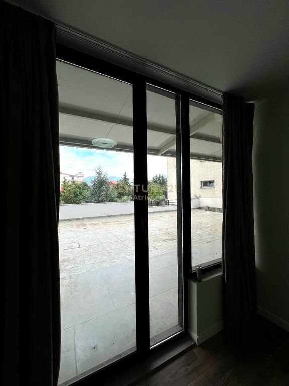 SHITET APARTAMENT 2+1+ VERANDE TE KTHESA E KAMZES!