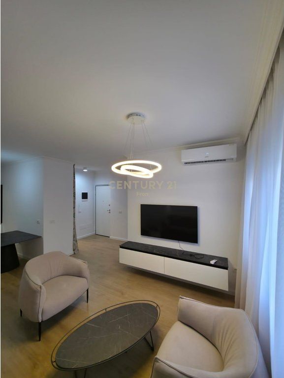 APARTAMENT 1+1 NË SHITJE RRUGA KAVAJES