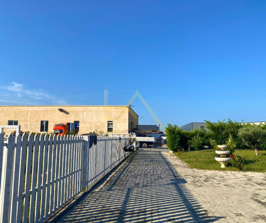 SHITEN 2 KAPANONE DHE SHTËPI PRIVATE – ISHULL - LEZHË, LEZHË